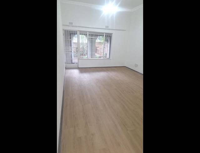 2 BEDROOM PROPERTY TO RENT IN FLORIDA